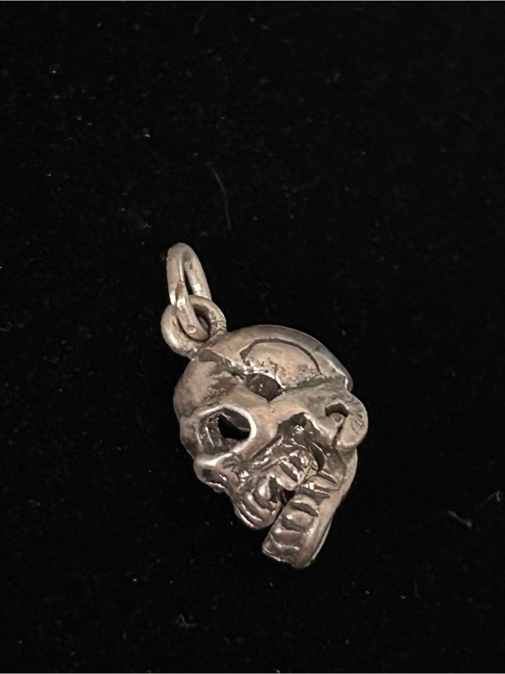 Vintage 60s  silver skull/skeleton charm